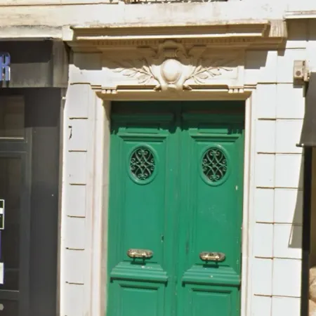 Privee Chez Rodolphe Homestay Paris